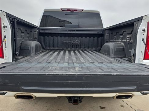 Used 2024 Chevrolet Silverado 1500 High Country w/ Technology Package image 12