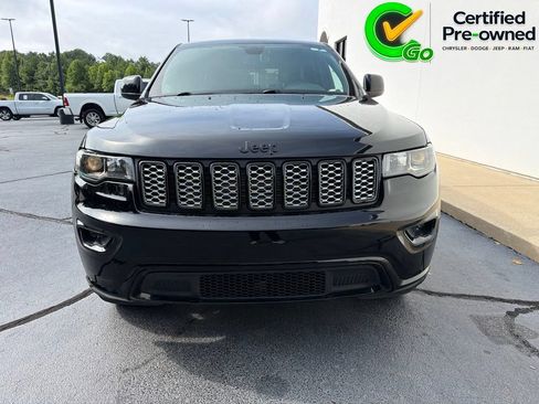Used 2019 Jeep Grand Cherokee Altitude RWD image 4