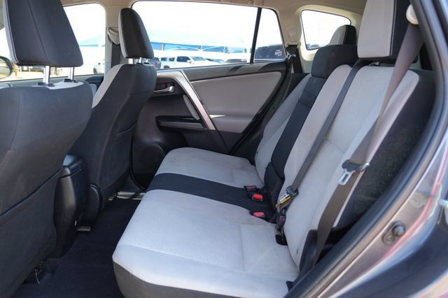 Used 2017 Toyota RAV4 XLE w/ Carpet Mat Package AWD/4WD image 22