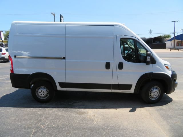 Used 2024 RAM ProMaster 2500 w/ Convenience Group FWD image 4