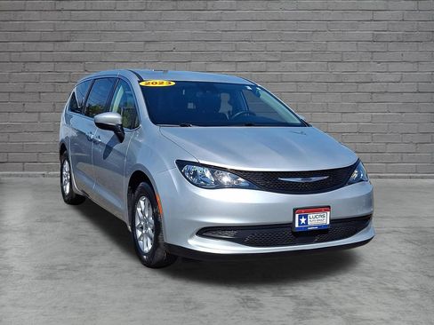 Used 2023 Chrysler Voyager LX FWD image 2