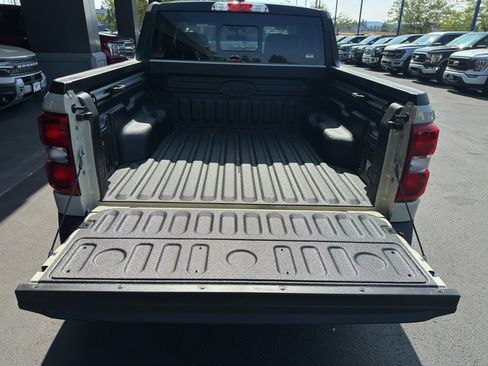 New 2025 Ford Maverick Lariat w/ Black Appearance Package image 13