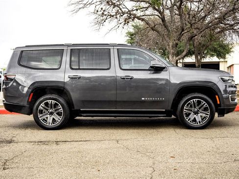 Used 2022 Jeep Wagoneer Series III w/ Convenience Group I image 4