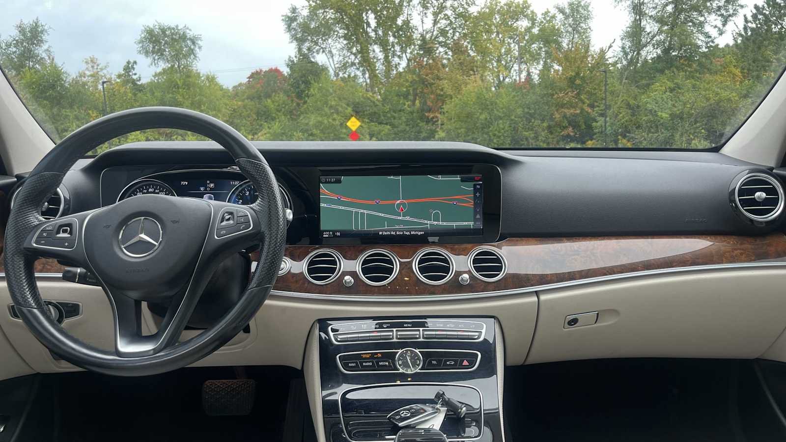 Certified 2017 Mercedes-Benz E 400 4MATIC Wagon image 30
