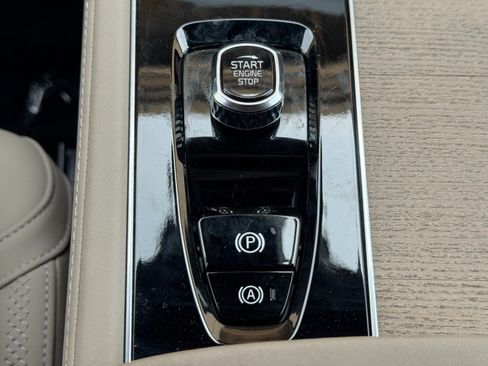 Used 2025 Volvo XC90 B5 Core w/ Protection Package Premier AWD/4WD image 34