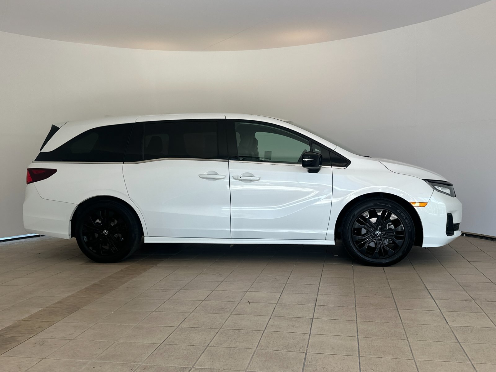 Used 2025 Honda Odyssey Sport-L image 7