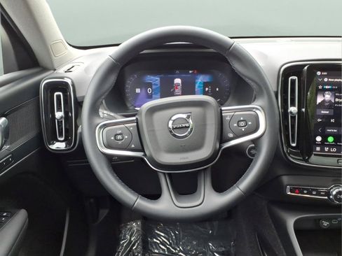 Certified 2026 Volvo XC40 B5 Plus AWD/4WD image 9