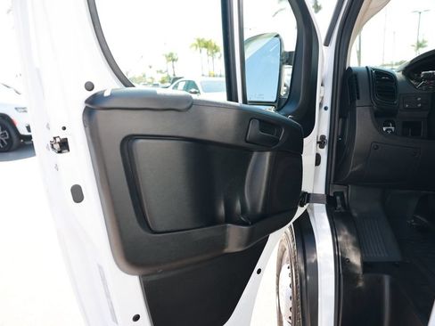Used 2025 RAM ProMaster 2500 w/ Convenience Group FWD image 16