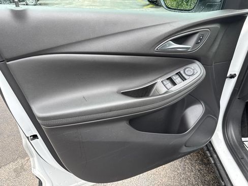 Used 2024 Buick Encore GX Preferred AWD/4WD image 18