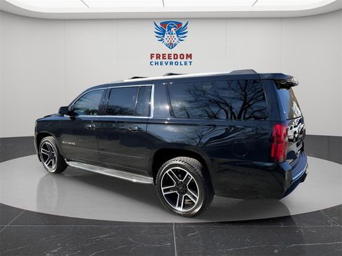 Used 2020 Chevrolet Suburban Premier image 3