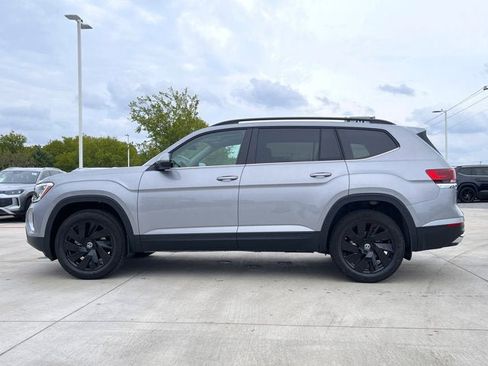 New 2026 Volkswagen Atlas SE image 3