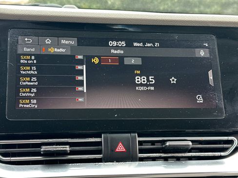 Used 2020 Kia Niro EX Premium image 17