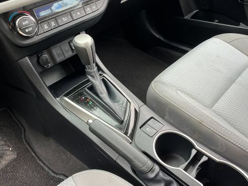 Used 2016 Toyota Corolla LE FWD image 19