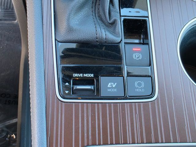 Used 2024 Toyota Sienna XLE w/ XLE Plus Package AWD/4WD image 25