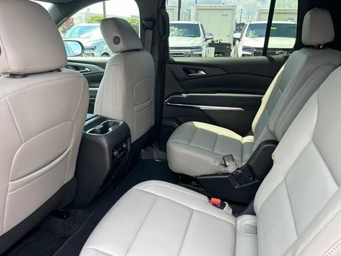 Used 2026 Chevrolet Traverse LT FWD image 28