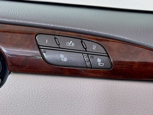 Used 2010 Buick Lucerne CXL FWD image 18