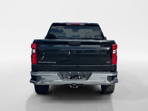 Used 2022 Chevrolet Silverado 1500 LT AWD/4WD image 4