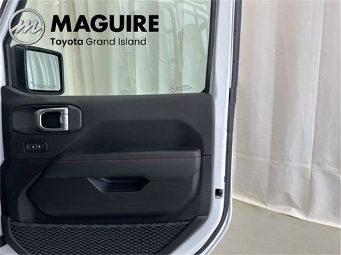 Used 2021 Jeep Wrangler Unlimited Rubicon w/ Cold Weather Group image 16