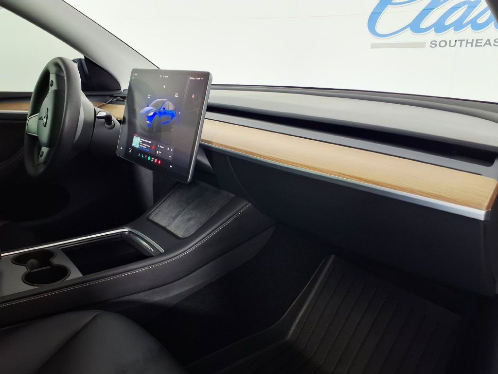 Used 2025 Tesla Model Y Performance AWD/4WD image 9