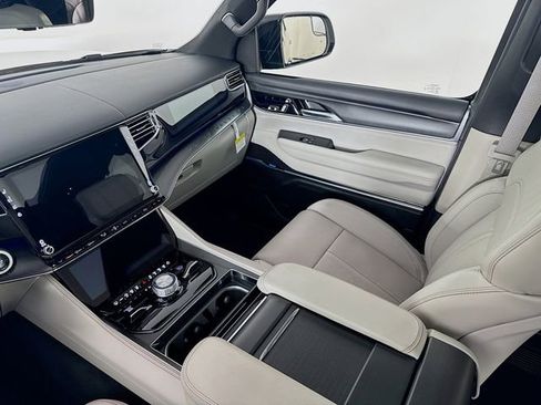 New 2026 Jeep Grand Wagoneer Summit image 27