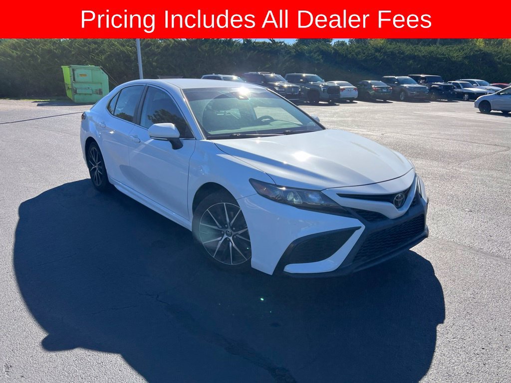 Used 2022 Toyota Camry SE FWD image 12