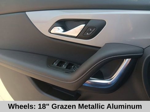 Used 2025 Chevrolet Blazer LT image 12