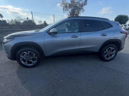 Used 2024 Chevrolet Trax LT image 5