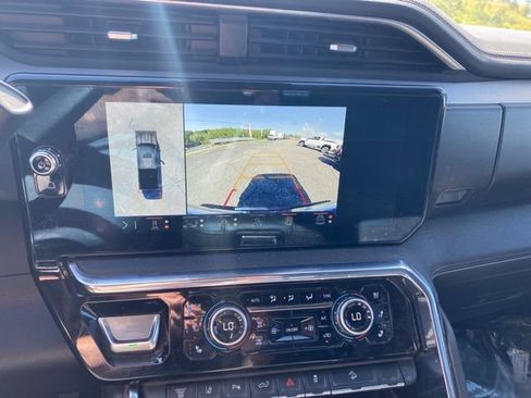 Used 2024 GMC Sierra 2500 Denali w/ Technology Package AWD/4WD image 26