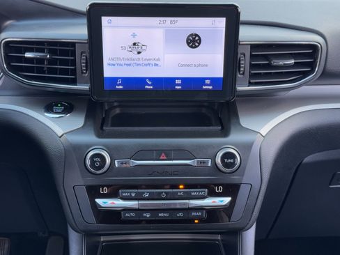 Used 2020 Ford Explorer XLT w/ Equipment Group 202A image 22