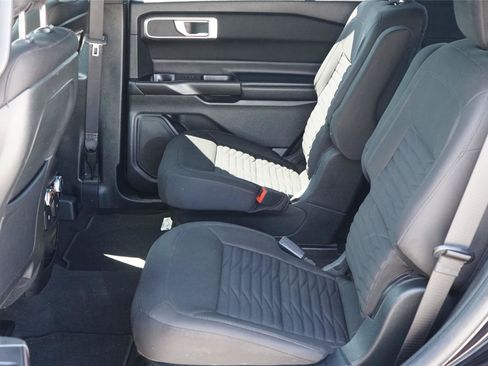 Used 2020 Ford Explorer XLT w/ Comfort Package RWD image 21
