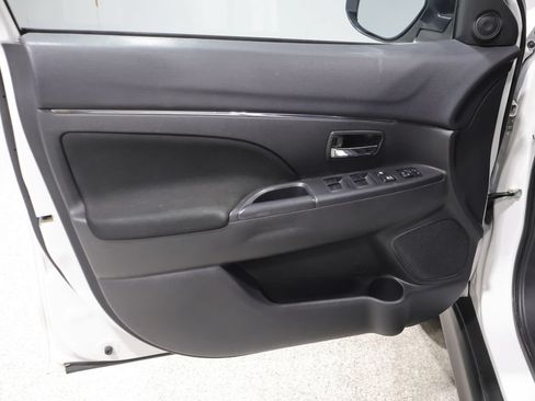 Used 2017 Mitsubishi Outlander Sport ES AWD/4WD image 12