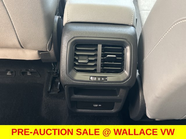 Certified 2023 Volkswagen Taos SE w/ Panoramic Sunroof Package FWD image 18