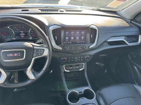 Used 2024 GMC Terrain SLT image 14