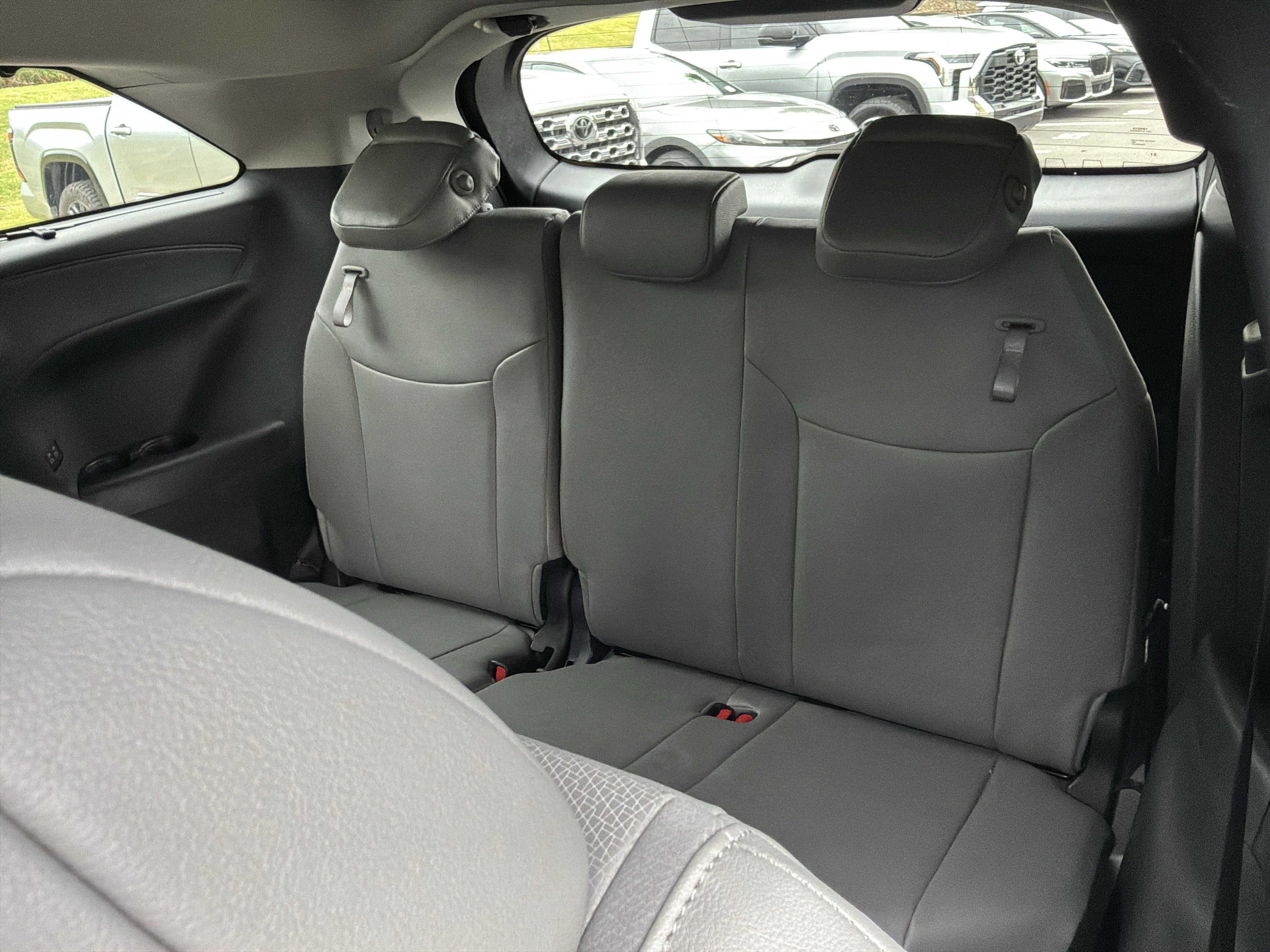 Used 2026 Toyota Sienna XLE FWD image 32