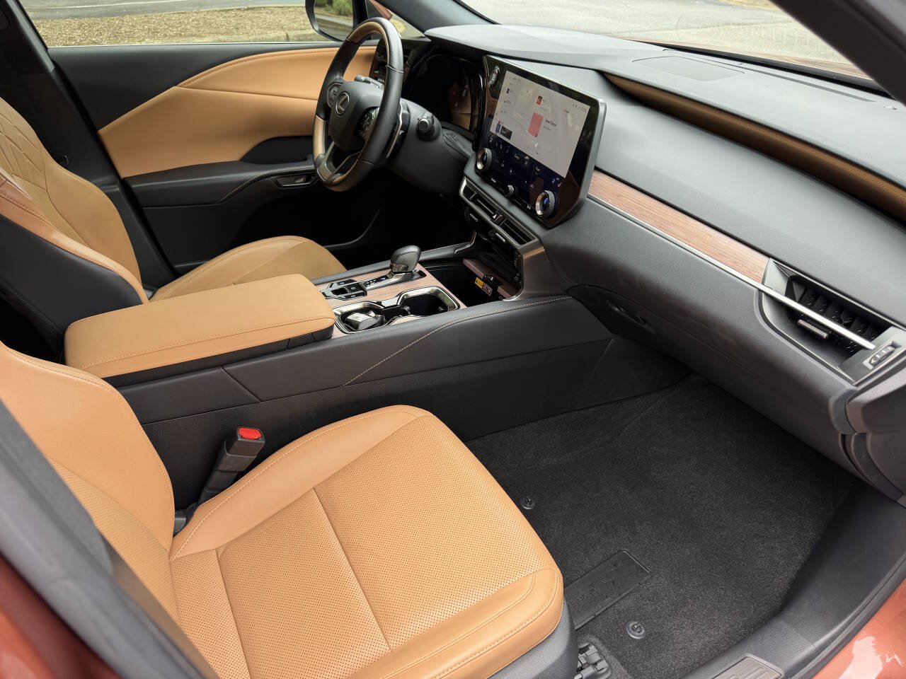 Used 2024 Lexus RX 350 Premium w/ Accessory Package (Z1) FWD image 14