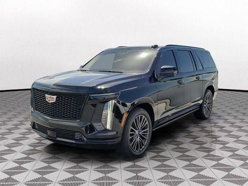 Used 2025 Cadillac Escalade ESV Sport Platinum AWD/4WD image 3