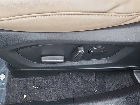 Used 2021 Ford Explorer XLT w/ Equipment Group 202A image 21