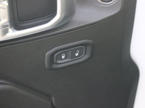 Used 2024 Jeep Wrangler Unlimited Rubicon image 13