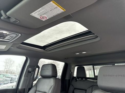 Used 2023 GMC Sierra 3500 Denali w/ Denali Ultimate Package image 32