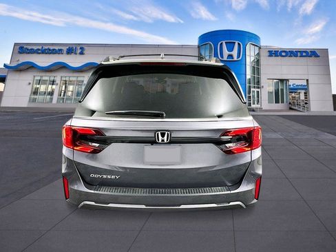 New 2026 Honda Odyssey EX-L image 3