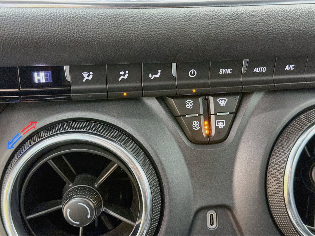 Used 2023 Chevrolet Blazer LT w/ Midnight/Sport Edition FWD image 33