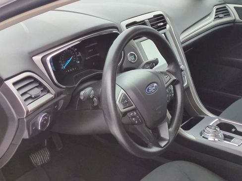 Used 2020 Ford Fusion SE image 10