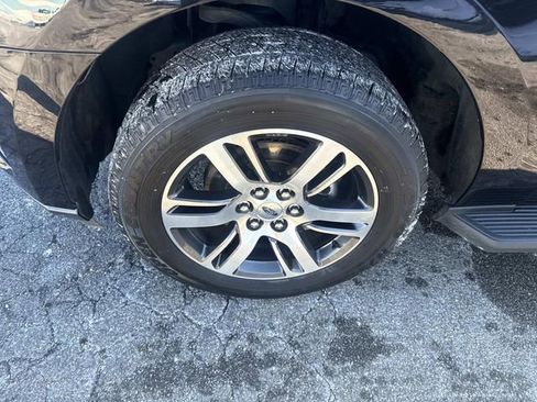 Used 2024 Ford Expedition Limited image 12