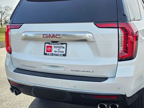 Used 2024 GMC Yukon Denali w/ Denali Reserve Package image 13