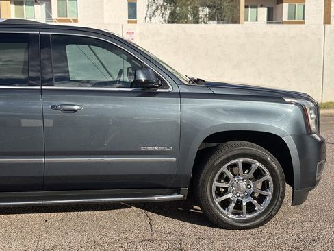 Used 2019 GMC Yukon XL Denali image 4