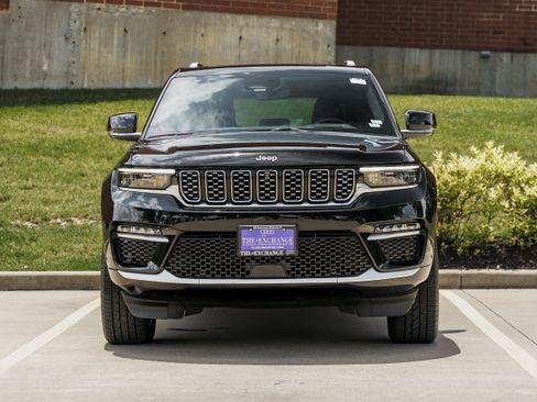 Used 2022 Jeep Grand Cherokee Summit AWD/4WD image 31