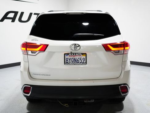 Used 2019 Toyota Highlander LE image 9