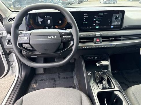 Used 2025 Kia K4 FWD image 17