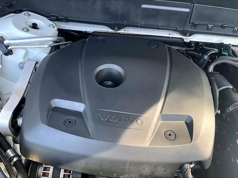 Used 2019 Volvo XC90 T5 Momentum w/ Protection Package FWD image 31