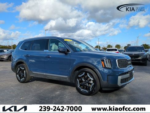 Certified 2023 Kia Telluride EX image 2